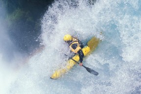 曼联对年轻球员的轮换策略引发讨论，曼联转入球员